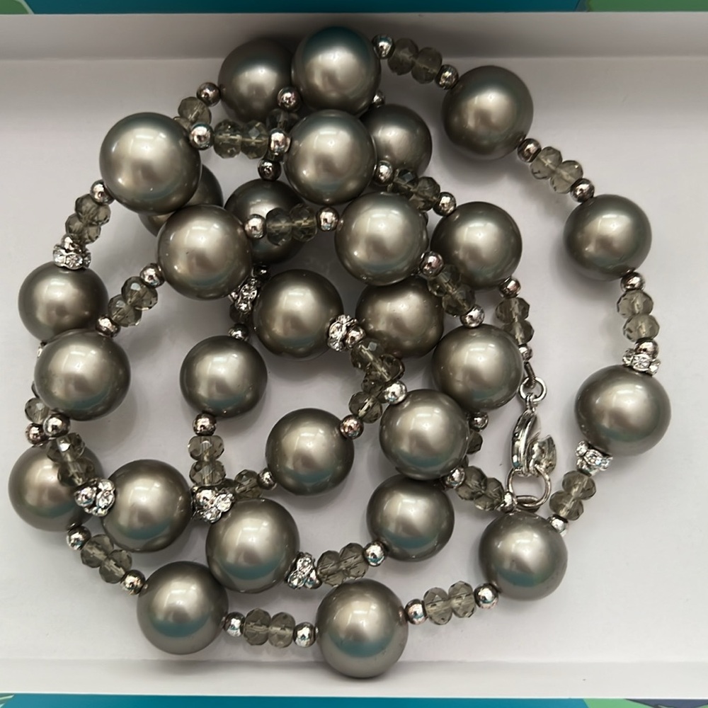 Carolee Grey Pearl Necklace w Swarovski Pouch - Picture 4 of 14